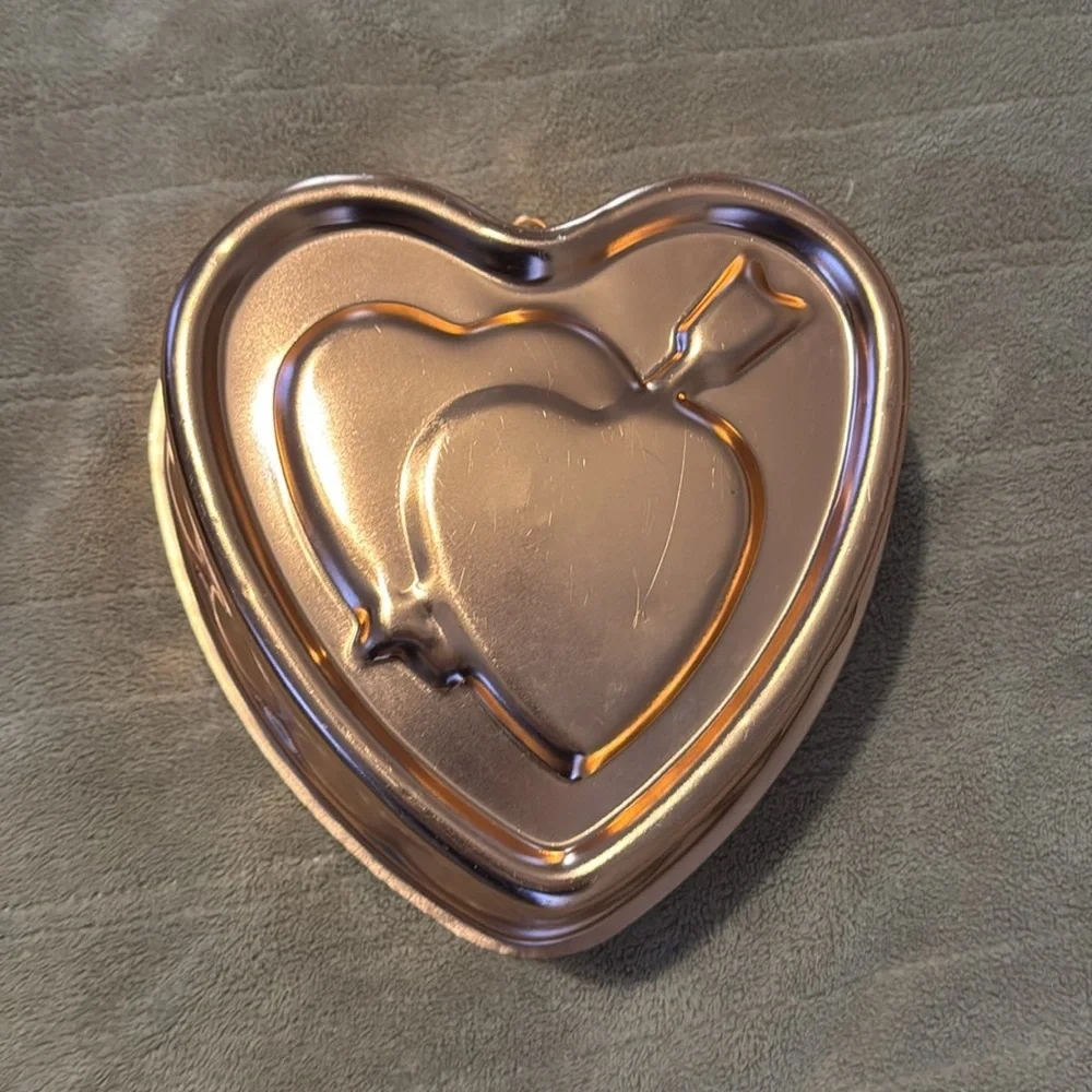 Two Hearts with Arrow Anniversary Metal Mold Bakeware